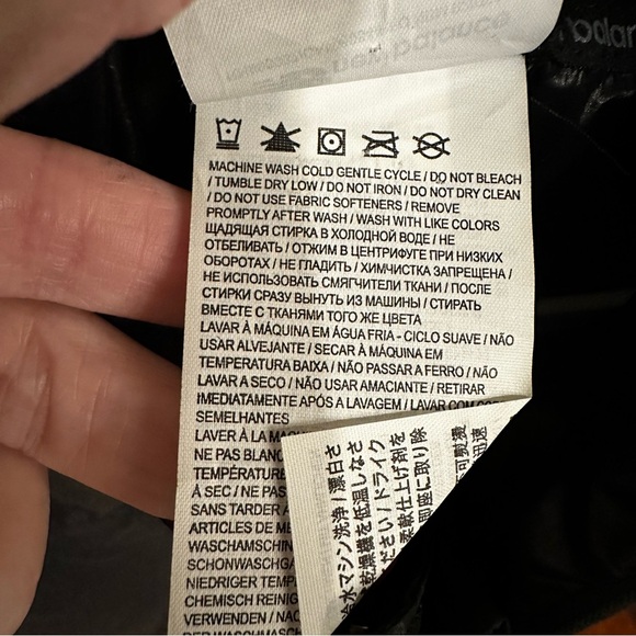 New Balance Women’s Black Windcheater Wind Breaker Jacket Running Biking NWT S - Picture 6 of 16